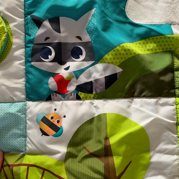 SkipHop XL Baby Playmat in Meadow SOFT and portable - Picture 4 of 7